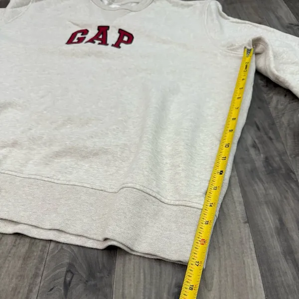 Gap retro y2k embroidered crewneck sweatshirt - Image 4
