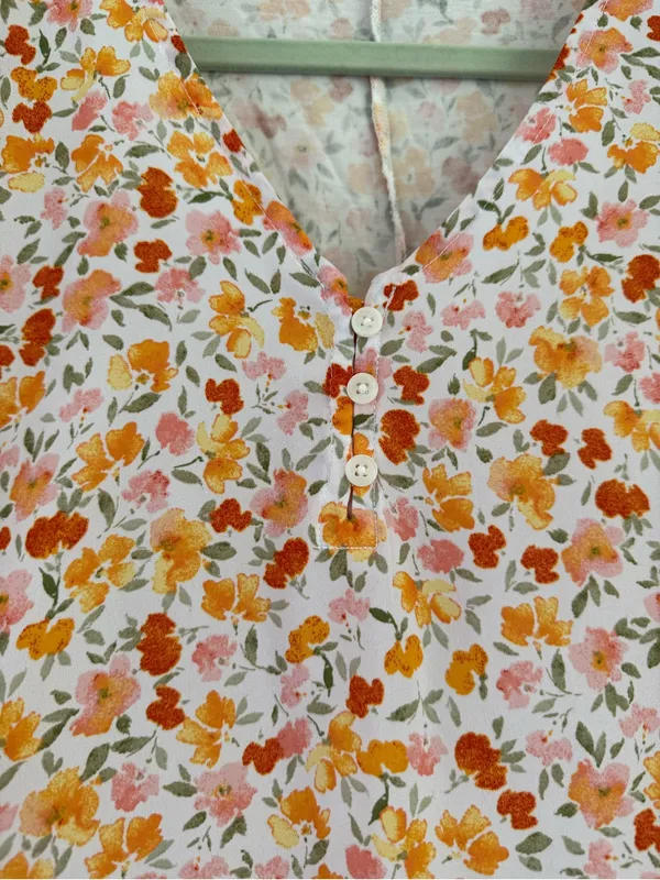 LOFT Short-Sleeve Floral V-Neck Top in Orange and Pink - Image 4
