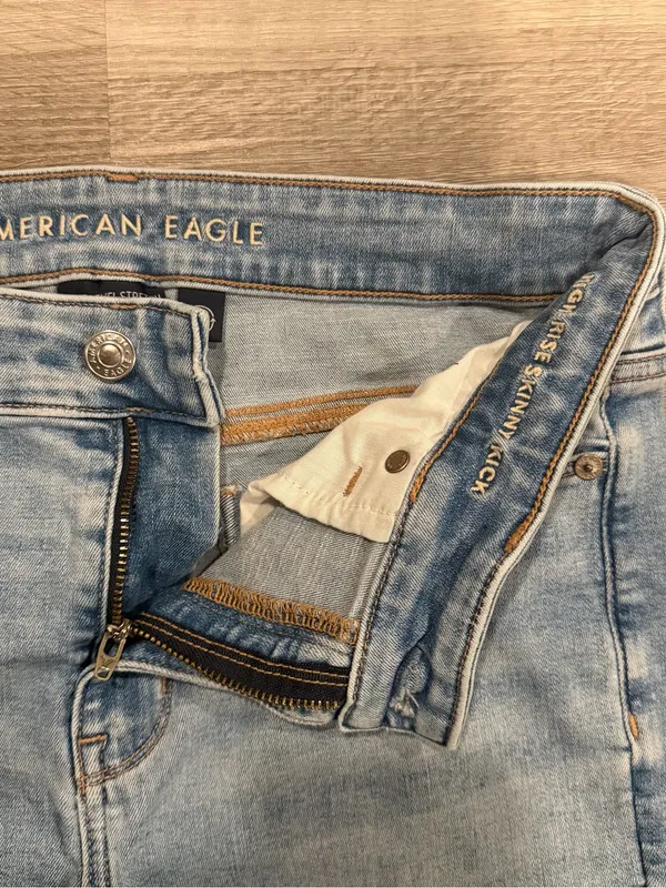 American Eagle Women’s High Rise Skinny Kick Jeans Light Wash Size 8 *Hemmed* - Image 3