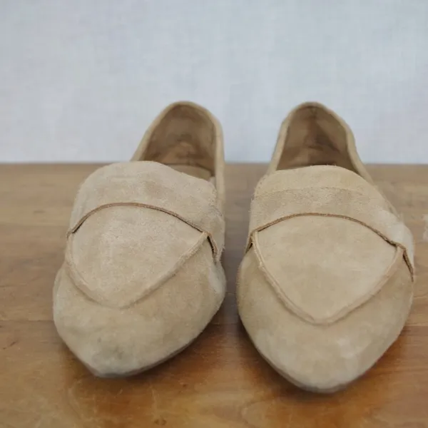 EXPRESS Tan Suede Pointed Toe Flats Size 9 - Image 2