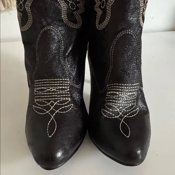 Ellie Black Embroidered Heeled Boots EUC - Image 6