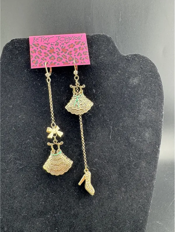 Betsey Johnson Gold Tone Asymmetrical Dress and Shoe Dangle - Image 5