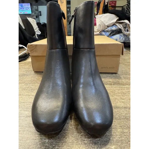 Gentle Souls by Kenneth Cole Eileen Stretch Leather Side Zip Boot Size 5 Black - Image 4