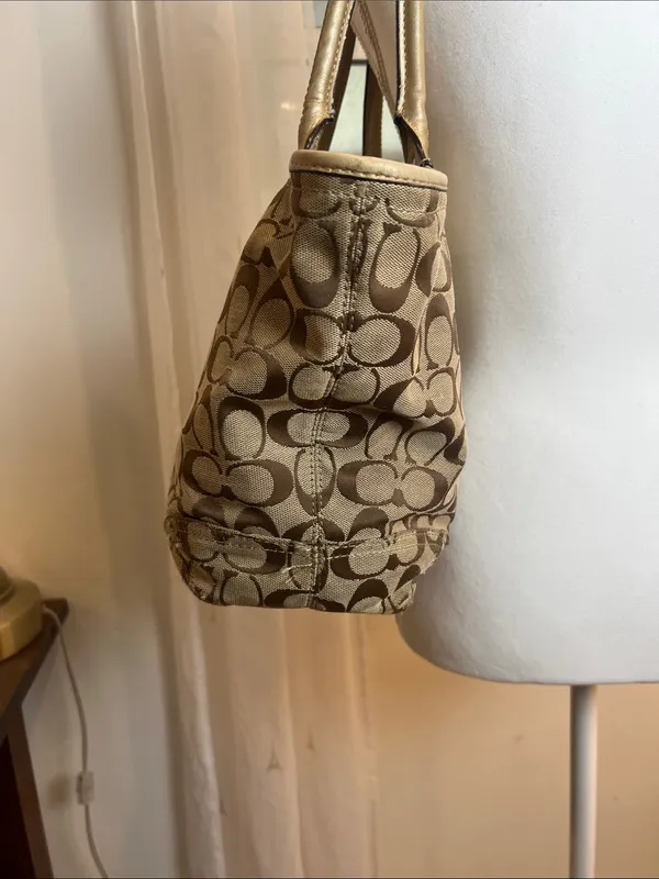 Coach Beige Signature Canvas Tote with Gold Trim - Image 7