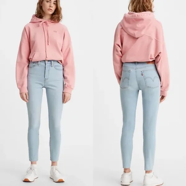 Levi’s Wedgie Skinny Jean in Light‎ Wash Size 30 - Image 2