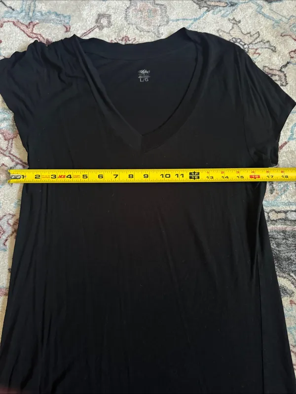Everyday V-Neck Short Sleeve Tee - Black - Size LG - Image 3