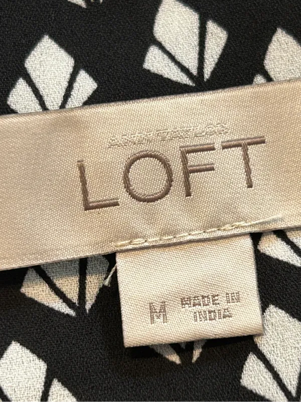 LOFT Black & White Printed Sleeveless Blouse Sz M - Image 2