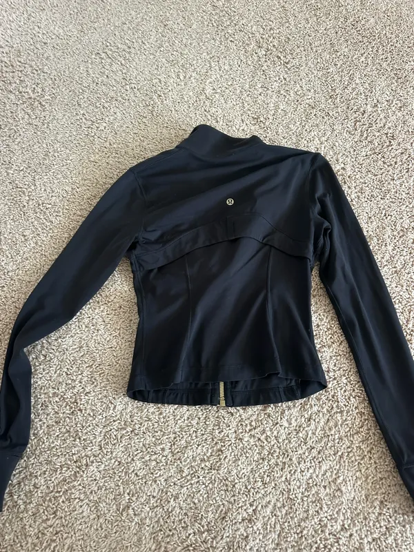 Lululemon Jacket Define Black with gold  - Image 2