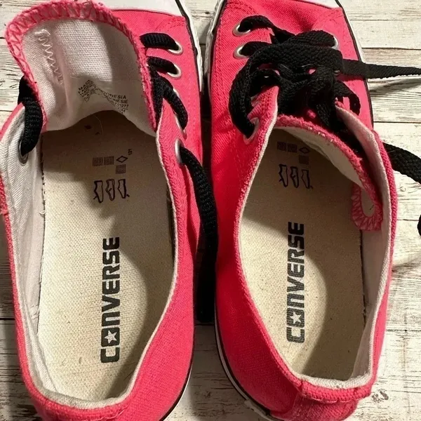 Converse All Star Low Shoes Women’s 7 Men’s 5 Hot Pink - Image 2