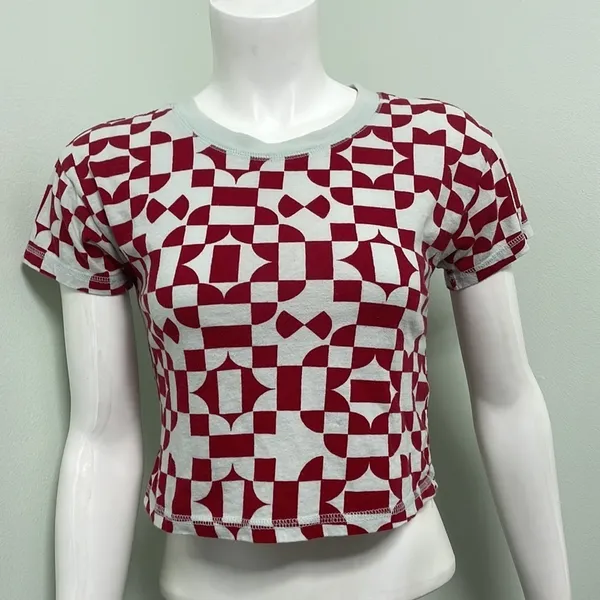 Free People FP Movement geometric red short sleeve cropped tee size XS - Image 4