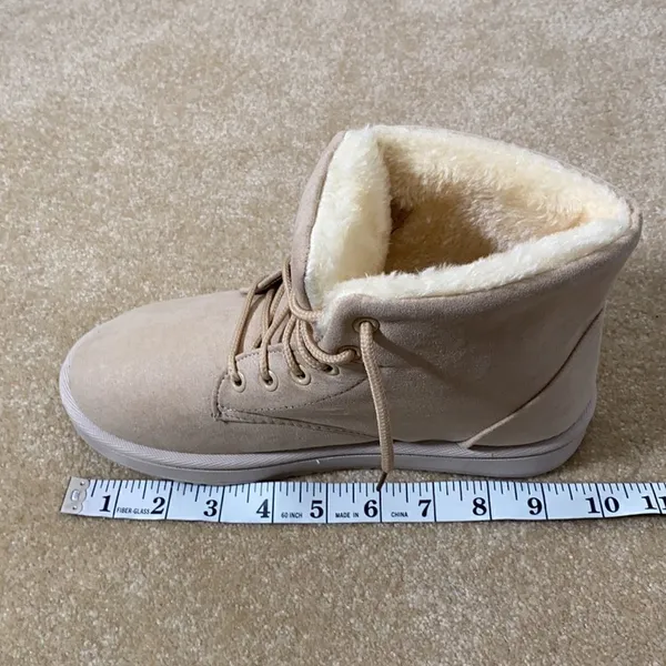 Women’s (or Men’s) Soft Faux Fur Lined Lace Up Boots Tan Size 39 EU NEW - Image 8