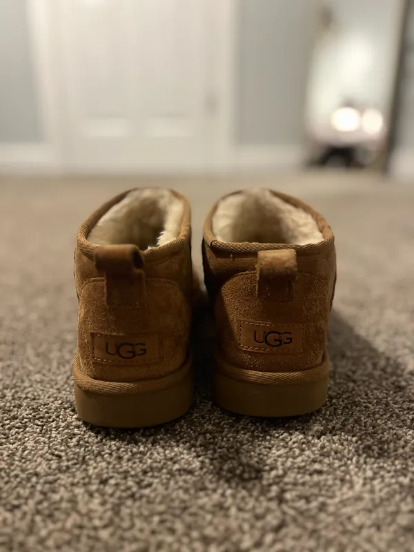 UGG Boots Mini - Image 2