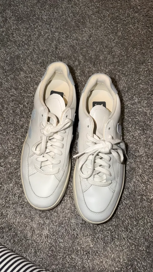 VEJA Sneakers - Image 3