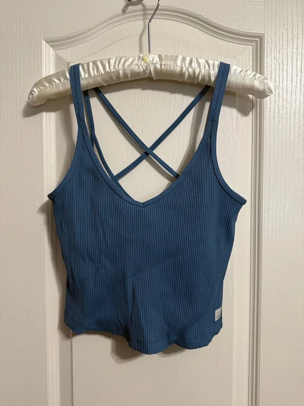 Vuori Rib Crop Tank Stone Activewear Athleisure Yoga Minimalist Gym Pilates - Image 2