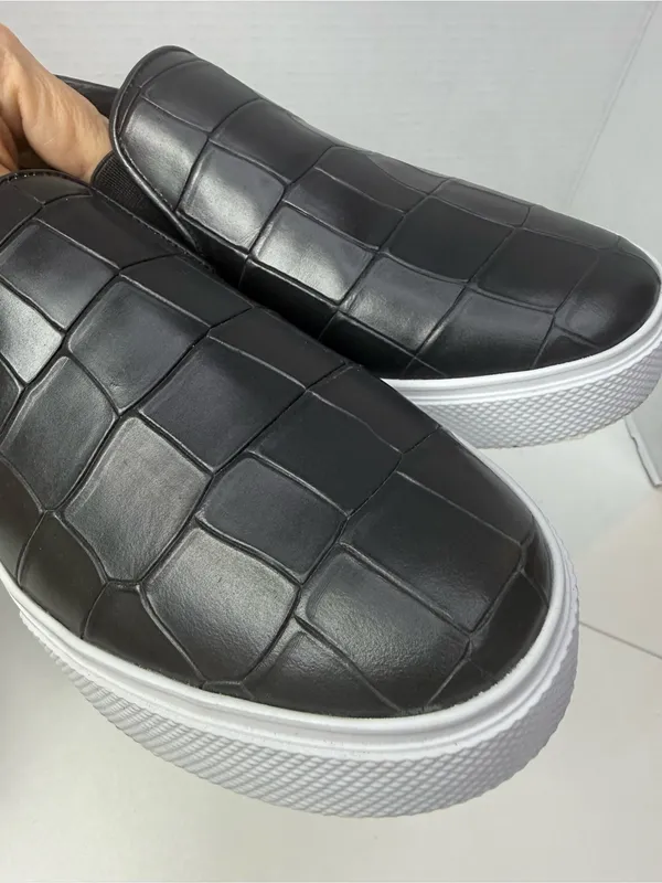 KAANAS Black Croc Embossed Leather Slip On Platform Sneakers Size 8 - Image 9