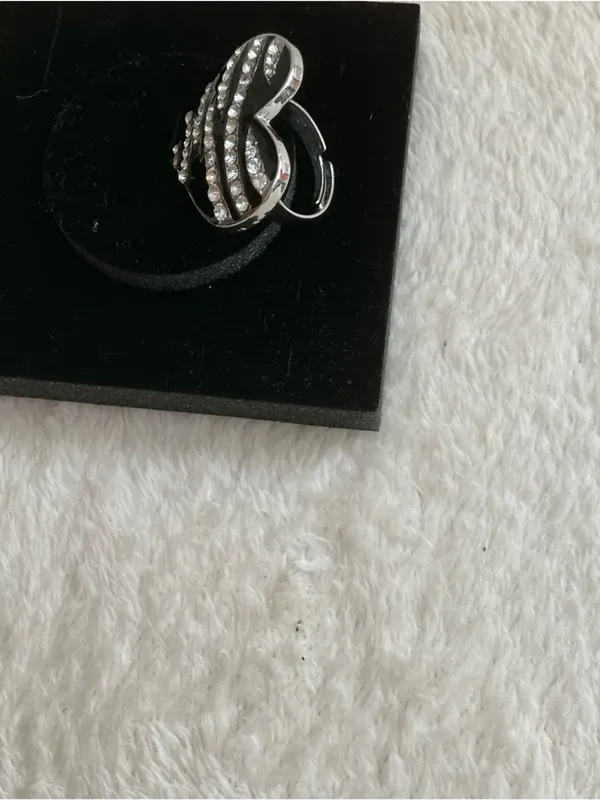 Black Heart Ring with Crystal Zebra Stripes - Image 4