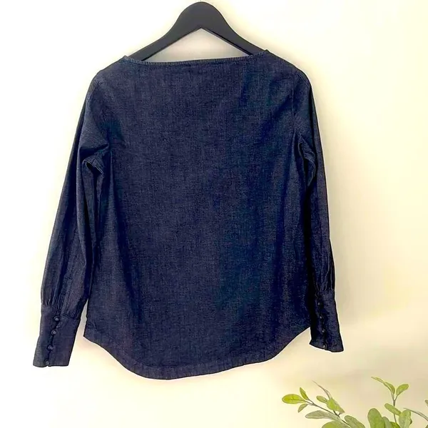Banana‎ Republic Denim Crewneck Top. Size XS - Image 2