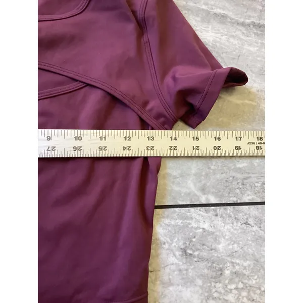 Halara NWOT Burgundy Cutout Double Layer Crop Top Short Sleeve Athletic Small - Image 3