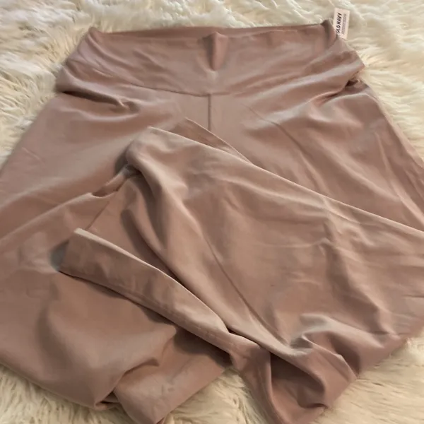 Old Navy Extra Wide High Rise Stylish Wide-Leg Pants inseam 30” waist 38” elasti - Image 8