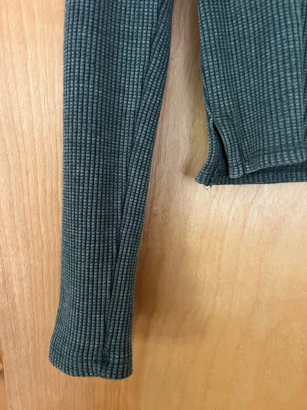 Green Waffle Knit Long Sleeve Size M - Image 2
