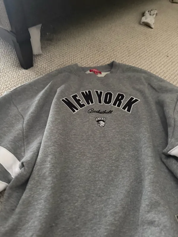 Mitchell & Ness Knicks Sweatshirt - Image 5
