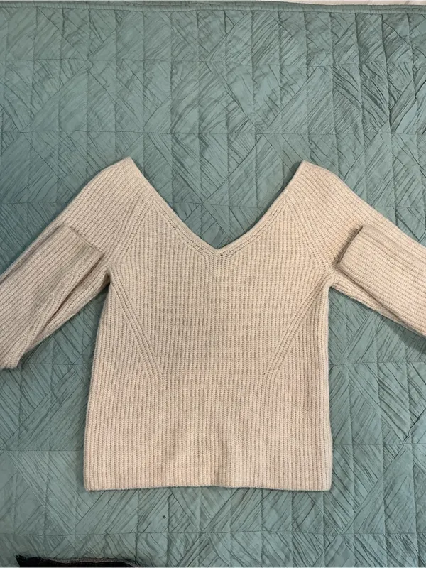 Banana Republic Ribbed V-Neck Sweater - Cream - Image 5