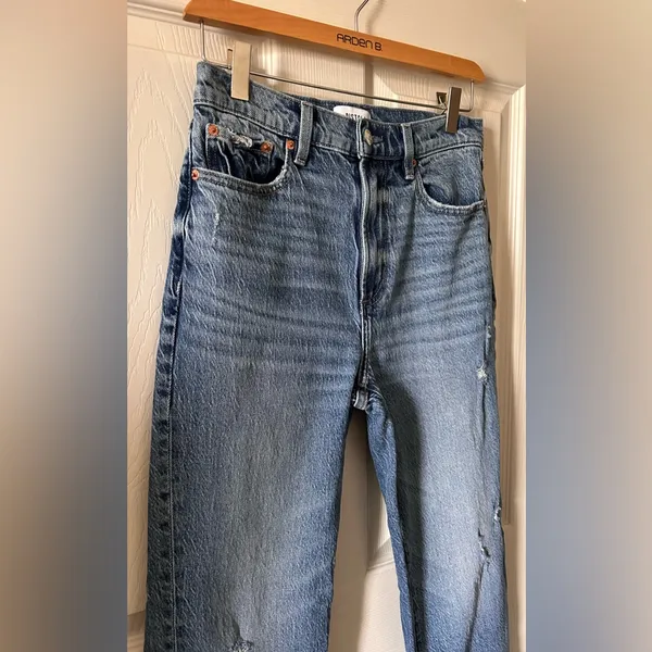 Pistola Women’s Lightly Distressed Med‎ Wash Blue Jeans Cotton Blend Size 27 - Image 4