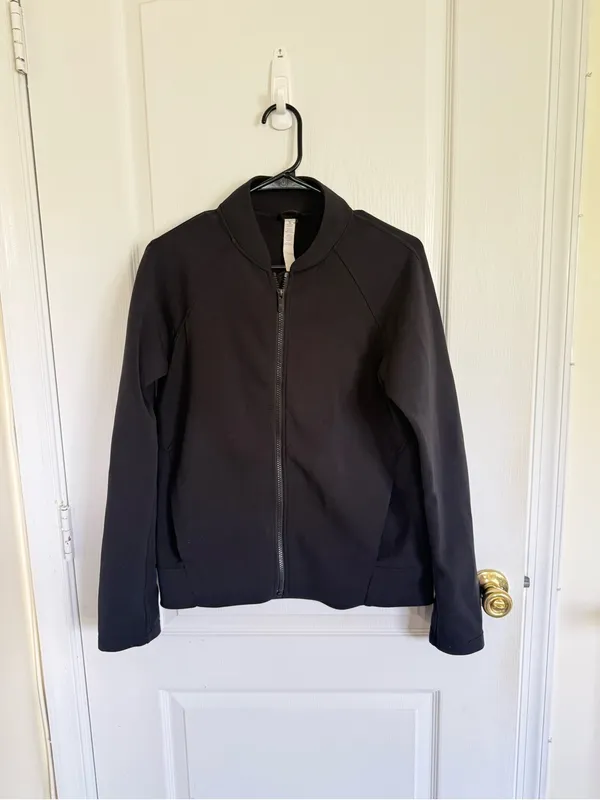 Lululemon Embrace The Space Jacket
Black - Image 3