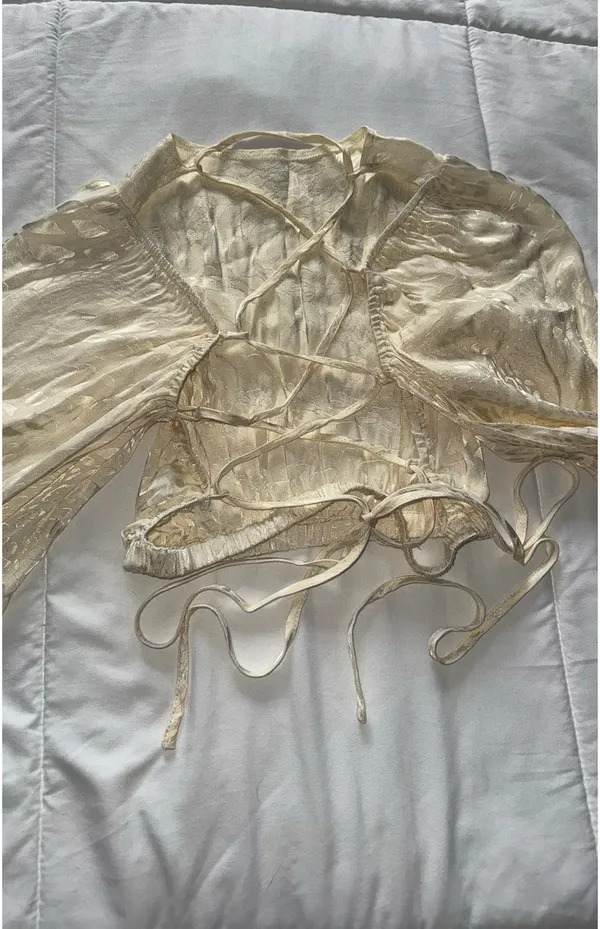 Long Sleeve Cropped Shirt Gold Size XS - Image 3