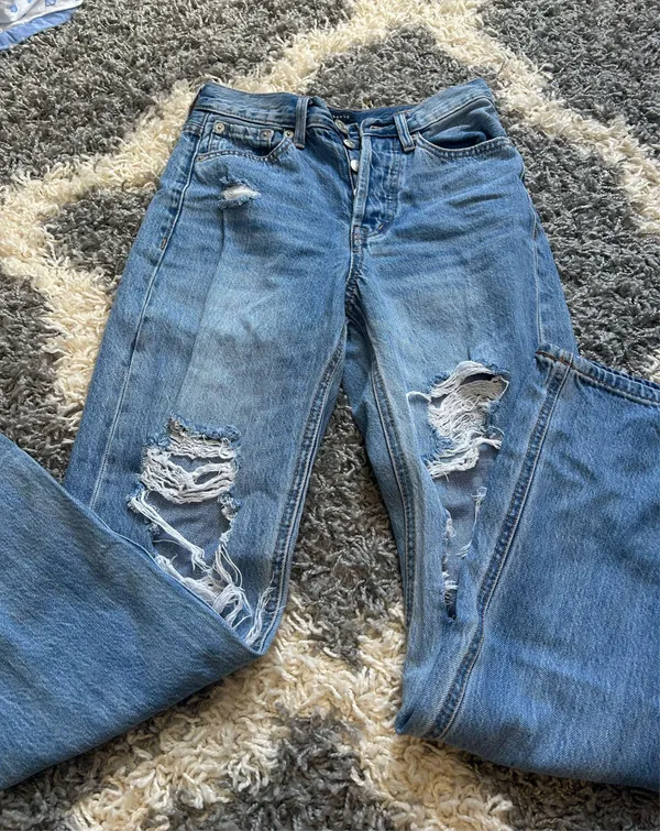 Abercrombie Jeans - Image 2