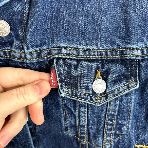 Women’s Vtg Levi's 77715-4837 ICONIC Dark Wash Denim TRUCKER Jean Jacket Sz M - Image 8