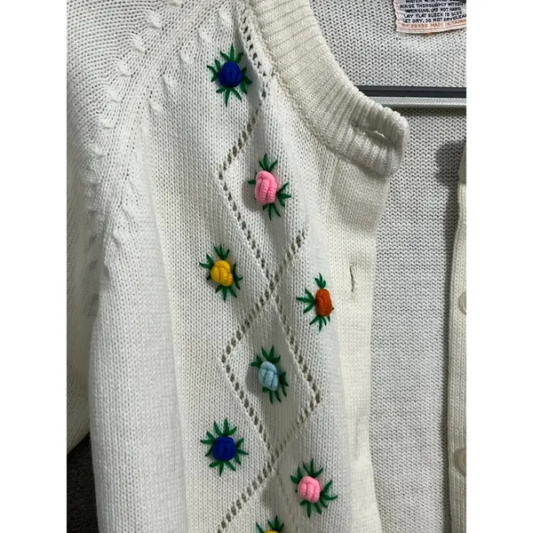 VTG Superbly Cardigan Sweater Large Ivory Embroidered Roses Cottage Core - Image 5