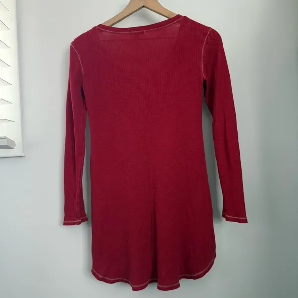 Gap XS Y2K Cherry Red Henley Tunic Long Sleeve Waffle Knit Lounge Flowy Relaxed - Image 2