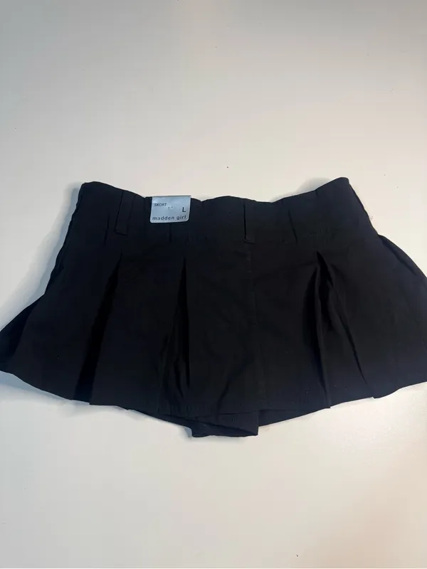 madden girl Black Pleated Skort size L - Image 2