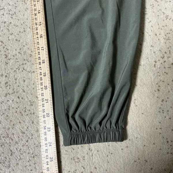 Vuori Miles Ankle Cargo Pants Womens XS Olive Green‎ Smocked Joggers VW4056 - Image 2