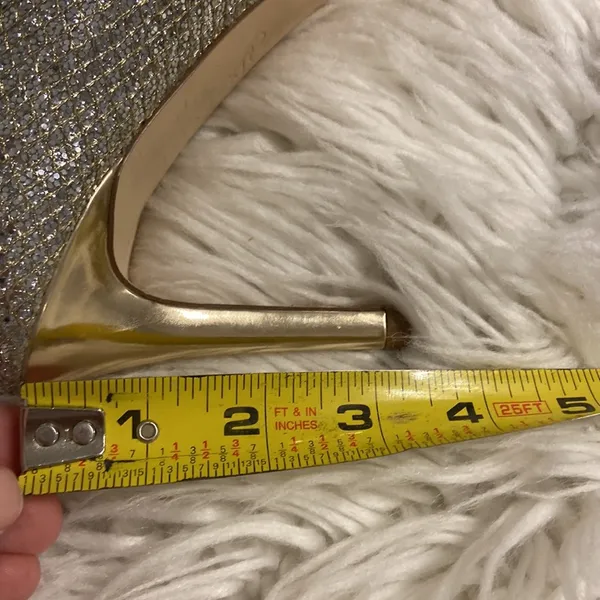 Ivanka Trump Pumps Gold color size 9M - Image 10