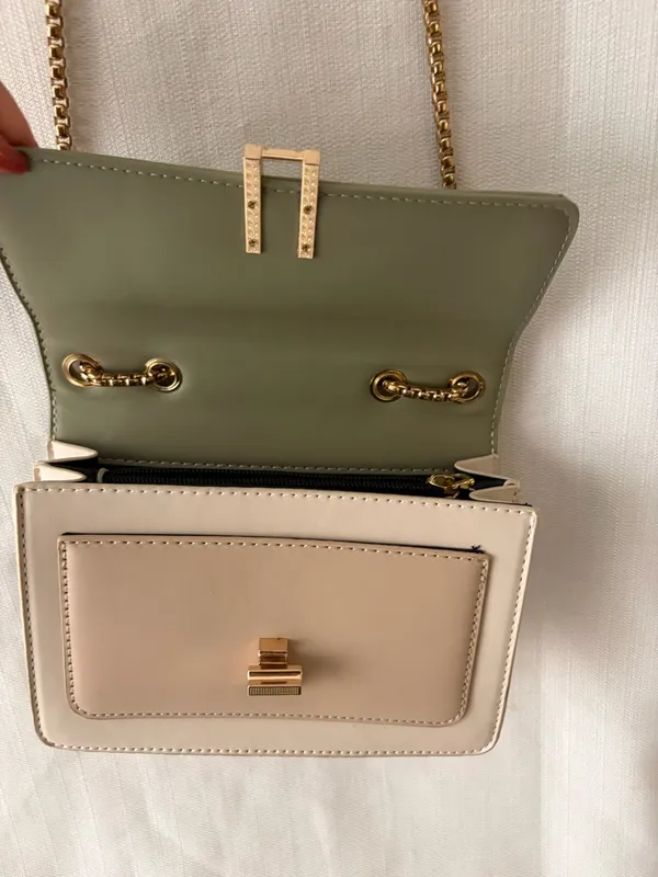 Crossbody Bag Bicolor Olive Beige Gold Chain T-Bar Closure Excellent Cond(B157) - Image 5