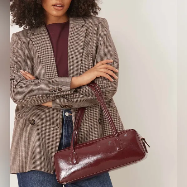 ASOS- burgundy patent faux leather elongated shoulder bag - Image 4