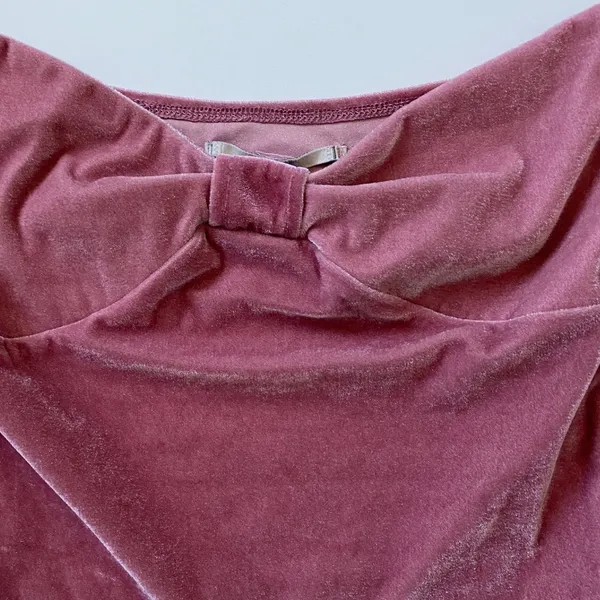 Kimchi Blue UO Esme Pink Velvet Off The Shoulder Knot Front Crop Top Wmns Medium - Image 10