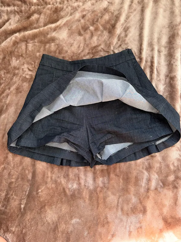 Zara Mini Skirt - Image 4