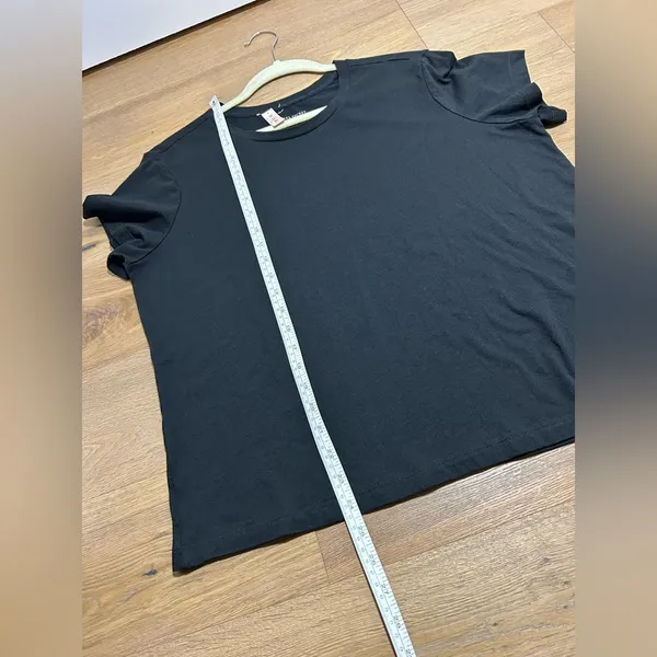 XL Victoria’s Secret semi-cropped t shirt - Image 8