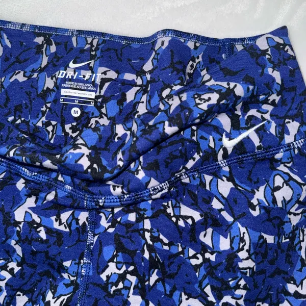 Nike Legend 2.0 Dri-FIT Printed Capri leggings featuring a blue quake pattern - Image 2