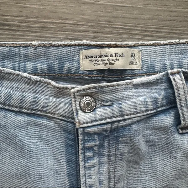 Abercrombie & Fitch 90s Slim Straight Ultra High Rise Womens Size 31/12R - Image 3
