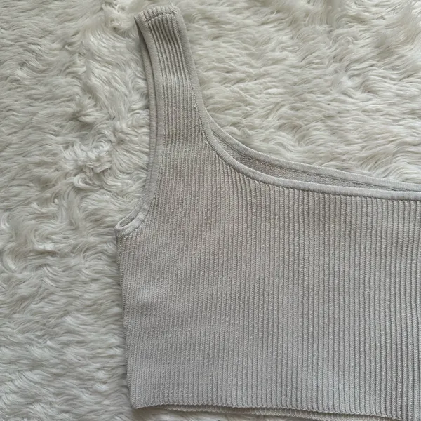 Aritzia Babaton Top Sculpt Knit One-Shoulder Cropped Tank Tight-fit Sz XS - Image 6