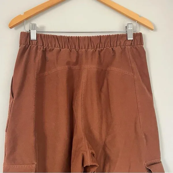 Lululemon Light Utilitech Cargo Pocket High Rise Pant Size 28 Roasted Brown - Image 7