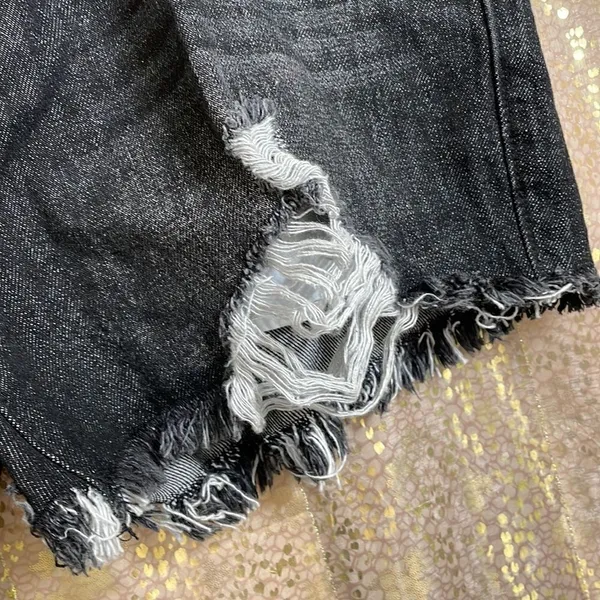 KanCan Wayne black raw hem high rise distressed shorts 11/29 NWT - Image 7