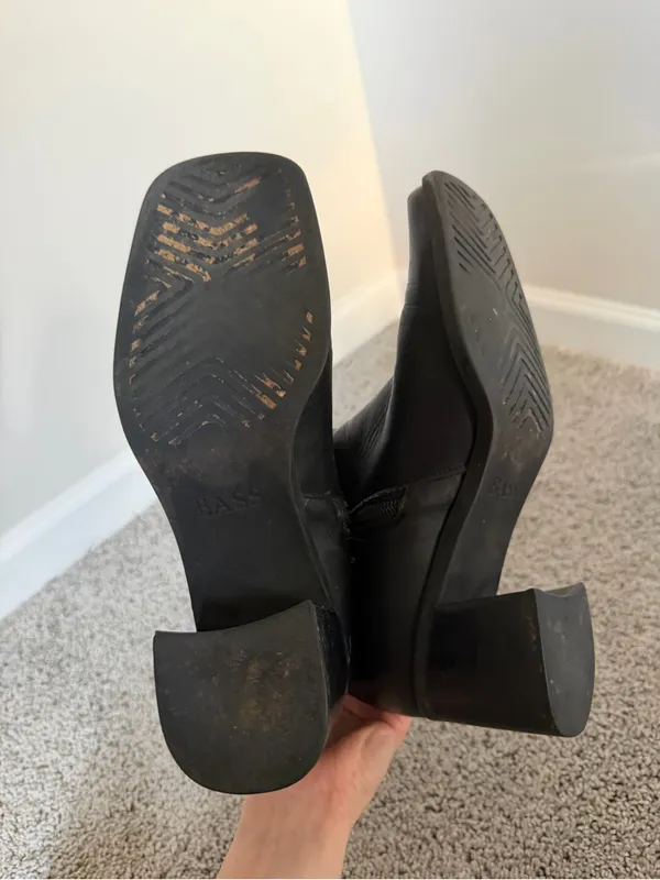 G.H. Bass Women's Black Leather Boots Size 8.5 - Image 7