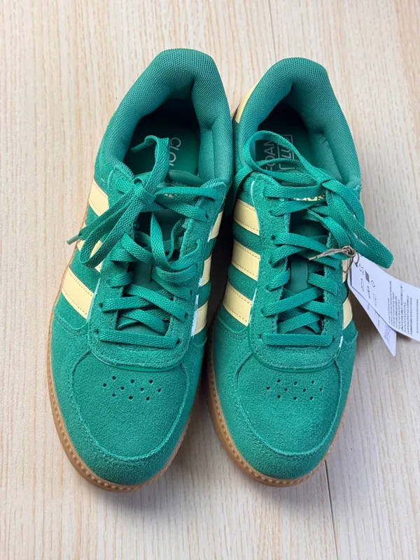 Adidas Women's Green Breaknet Sleek Low Profile Sneakers Sz 6 New in Box - Image 3