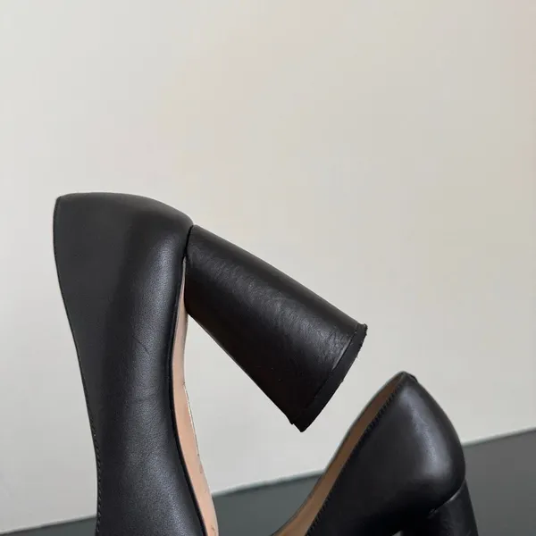 Louise et Cie Women's Jayant Black Leather Block Round Work Heel Pumps Size 6.5 - Image 5