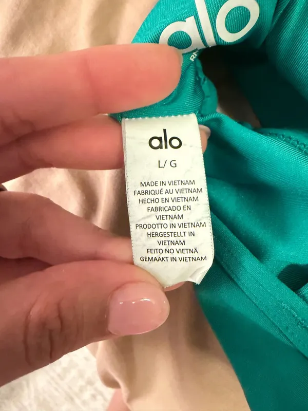 Alo Yoga Intrigue Bra Airlift - Image 4